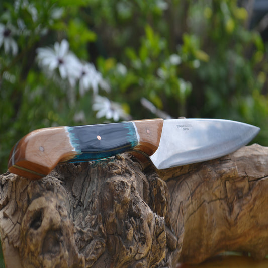 Cuchillo azul profundo / Deep blue knife